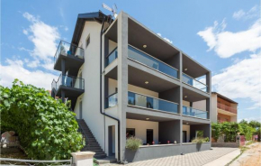 Отель Eight-Bedroom Holiday home Kastel Kambelovac with Sea View 07  Каштел Камбеловац
